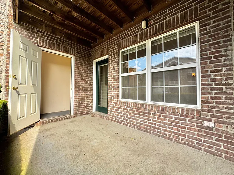 Forest Creek Apartments — Photo 37
