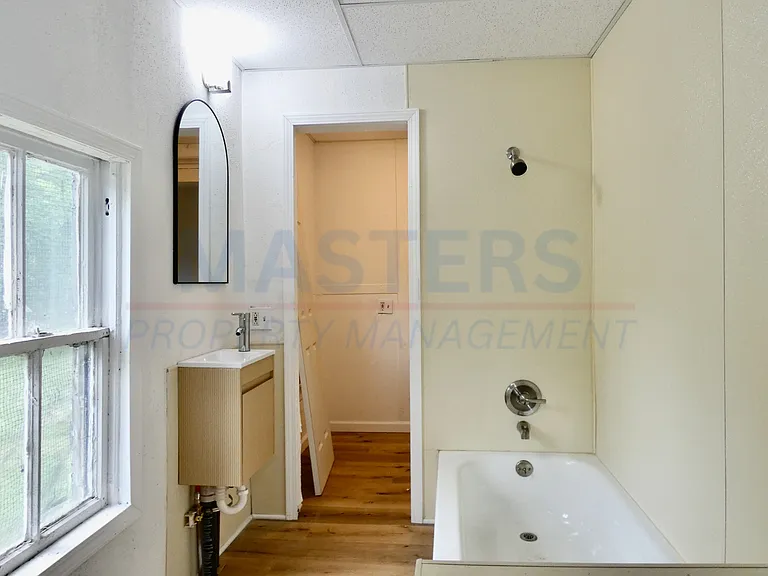 1026 Oakwood Ave — Photo 15