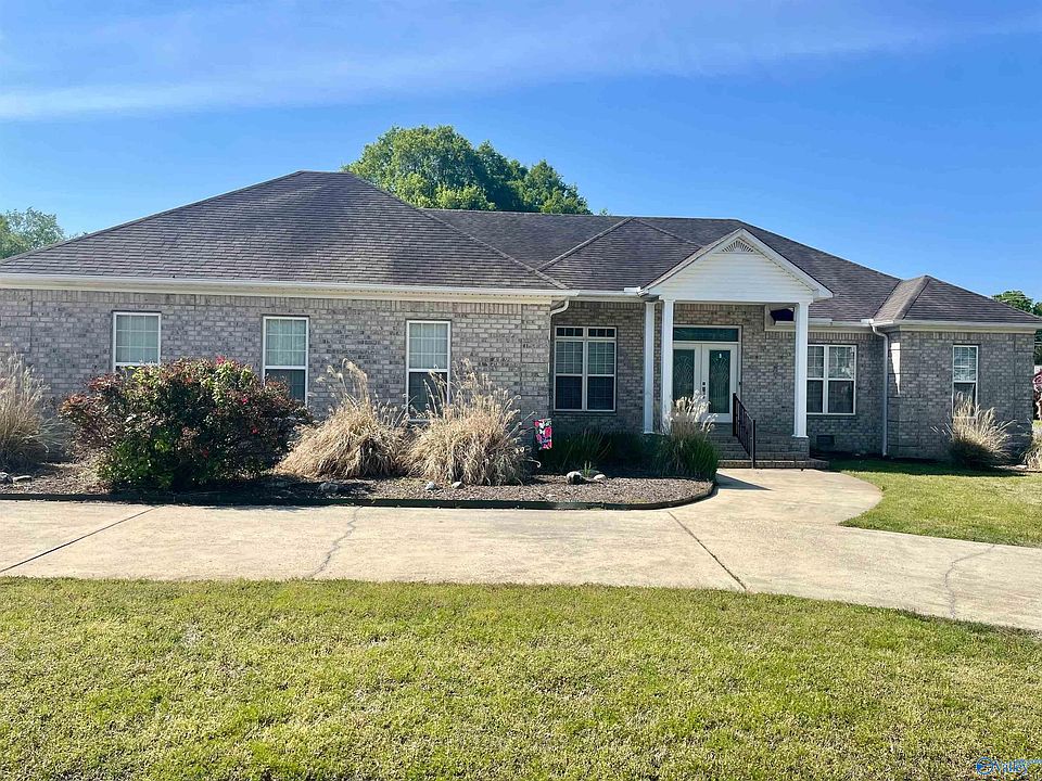 1st image of 22020 Saratoga Dr