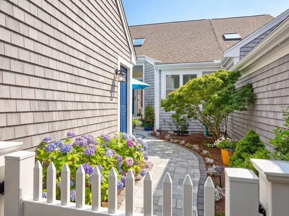 78 Holbeck Cor #78, Plymouth, MA 02360