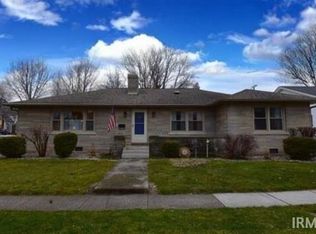 122 S Riverside Dr, Winamac, IN 46996