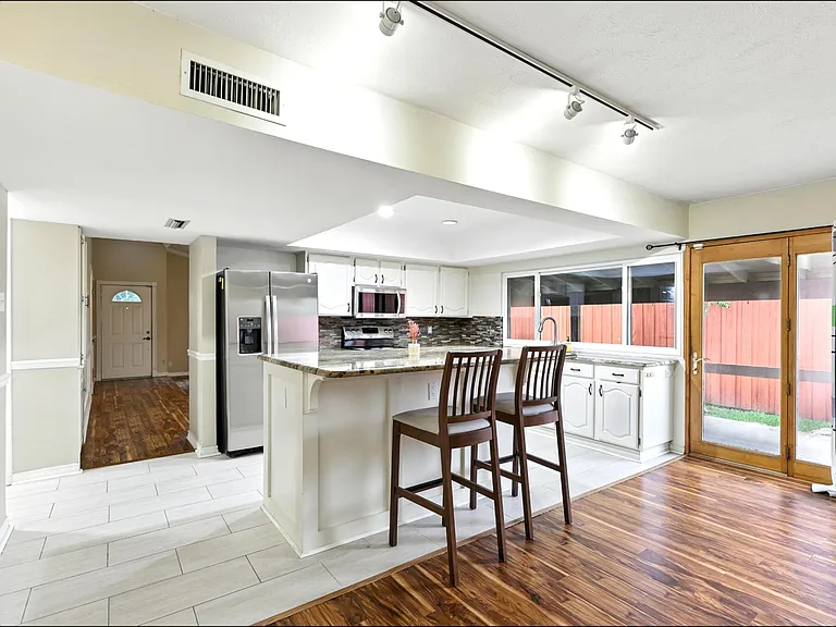 1824 Castille Dr — Photo 12