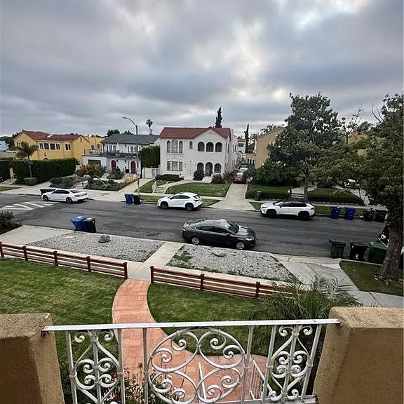 1046 S Citrus Ave — Photo 20