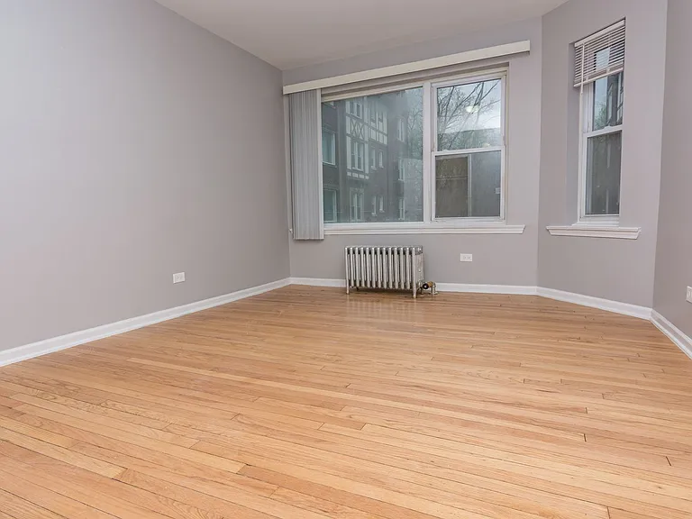 1131 E 79th Pl — Photo 8