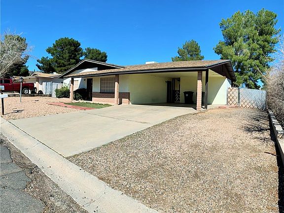 3rd image of 1055 Crestwood Dr