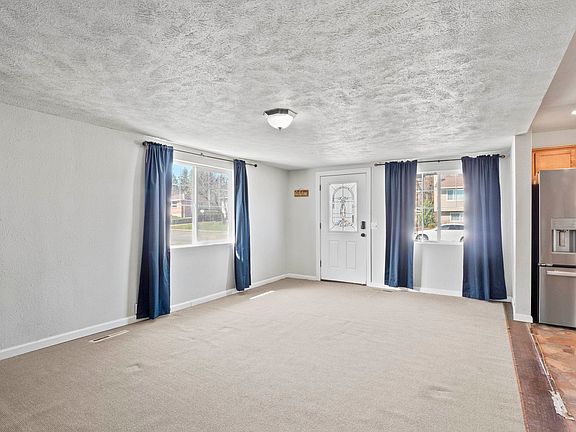 5th image of 4252 E 29th Ave