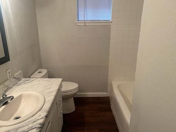 5th image of 936 Heights Blvd APT 1