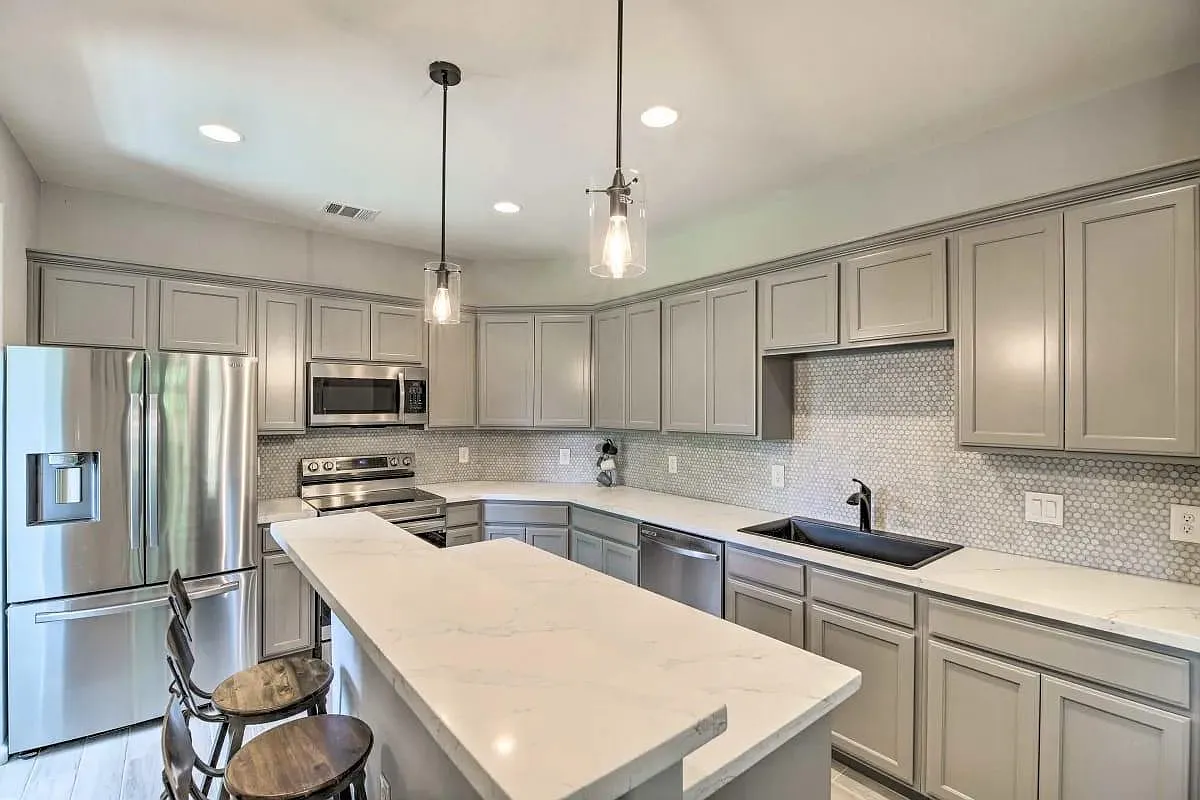3 bed, 2.5 bath, 1889 sqft, $2,800 — Photo 3