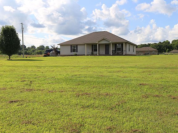 4th image of 1302 Thompson Ln