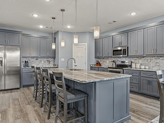 4th image of 215 Gulley Dr