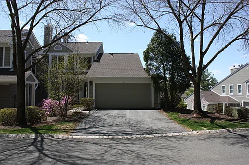 31 Edgewood Rd Photo 1