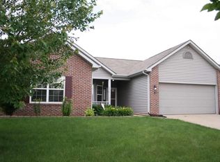 3913 Whitfield Chase, Fort Wayne, IN 46815
