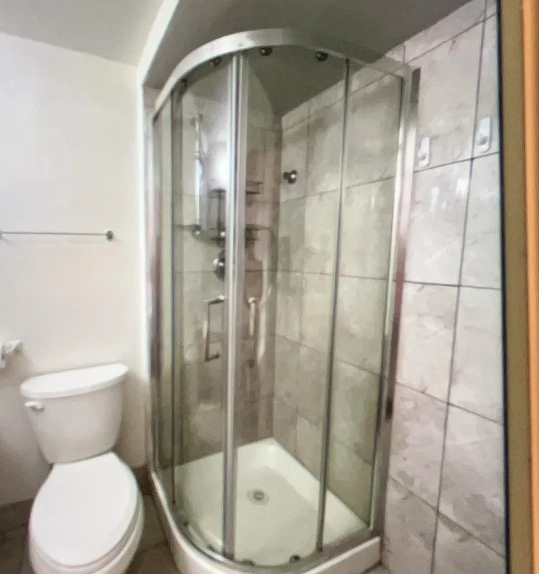 3 bed, 1100 sqft, $2,500 — Photo 3