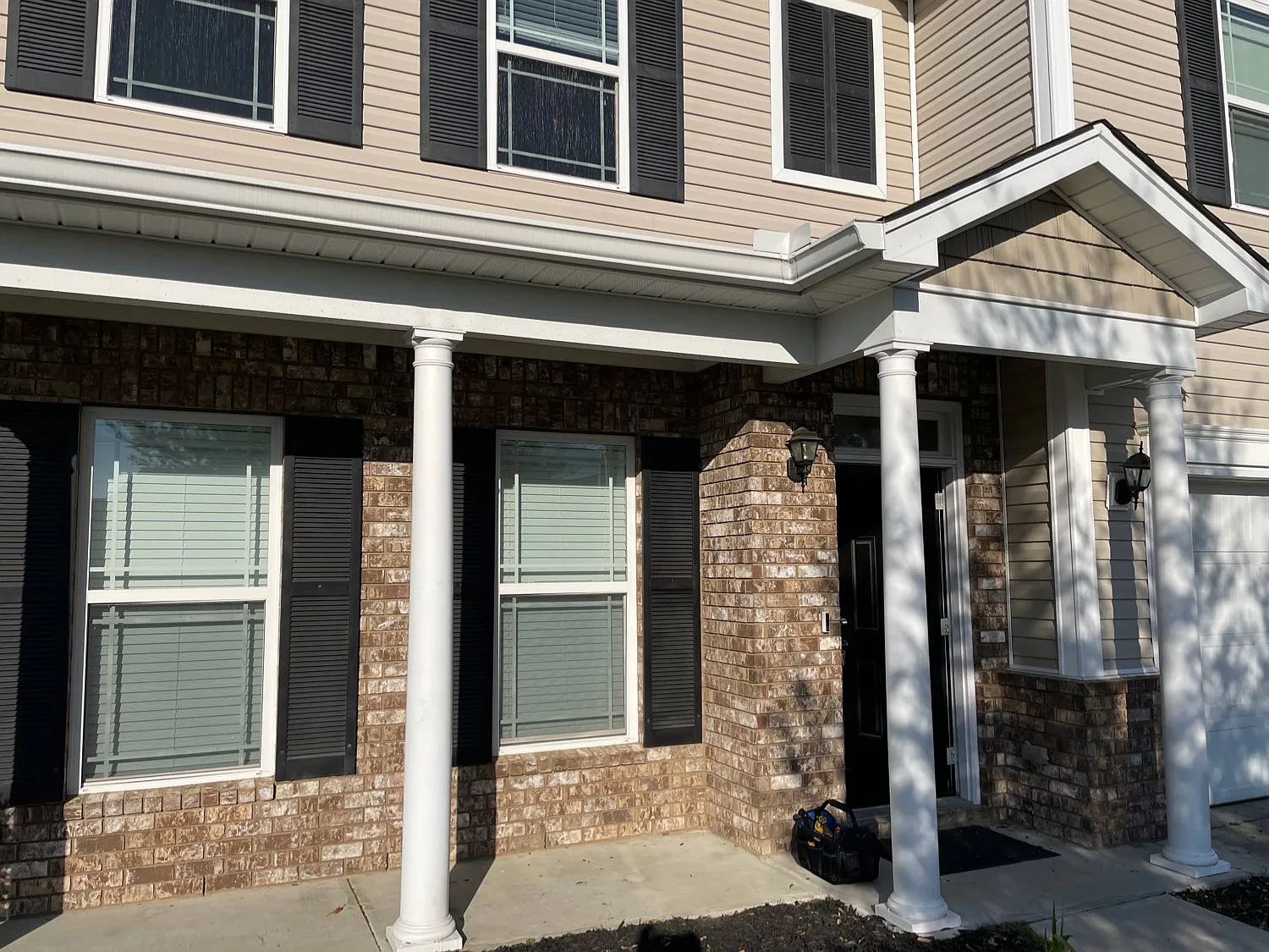 4 bed, 3.5 bath, 3118 sqft, $2,800 — Photo 3
