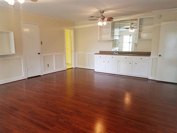 5th image of 15810 Crystal Brook Dr