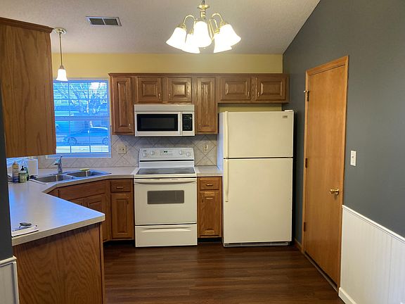 2nd image of 2715 Kirkwood Dr