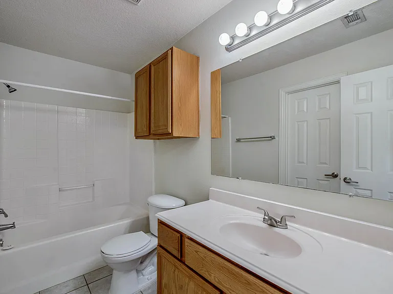 1001 Krenek Tap Rd #702 — Photo 7
