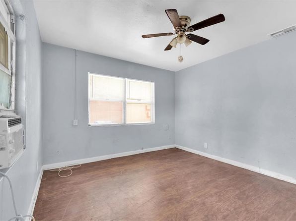 saint-petersburg-florida-81403882 picture