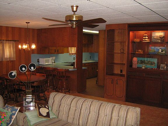 OPEN CONCEPT LIVING/DINING/KITCHEN