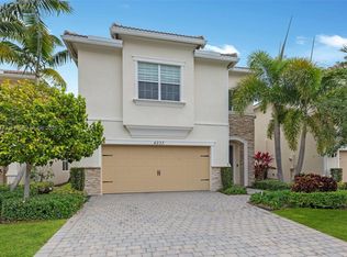 4233 Large Leaf Ln, Hollywood, FL 33021