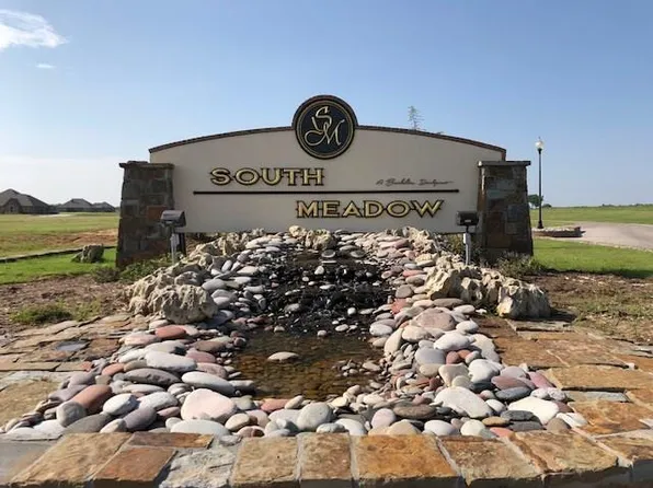 4801 Grassland Dr, Yukon, OK 73099