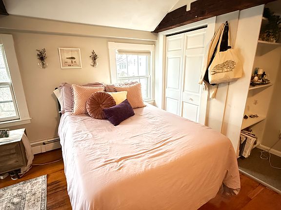4th image of 313 Essex St #302