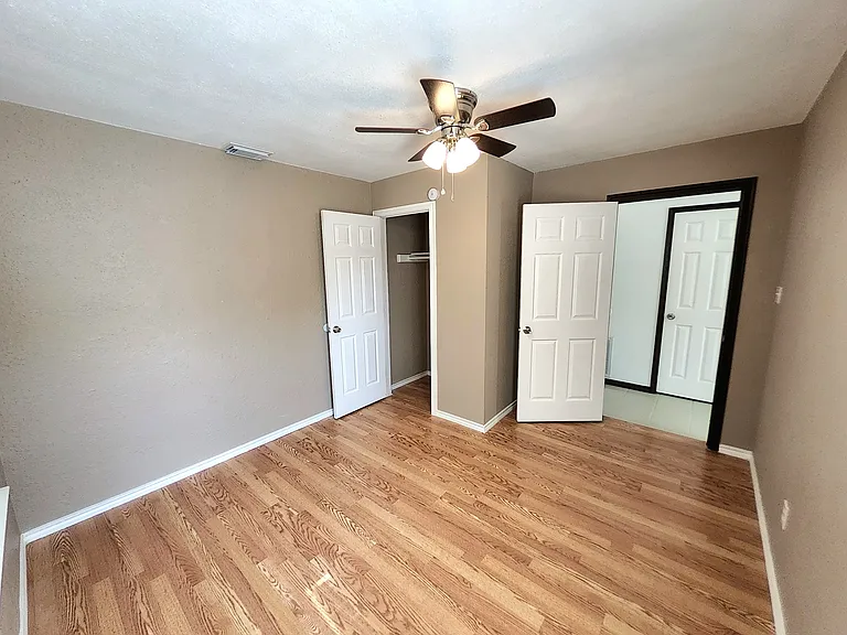 4672 Heatherbrook Ln — Photo 9