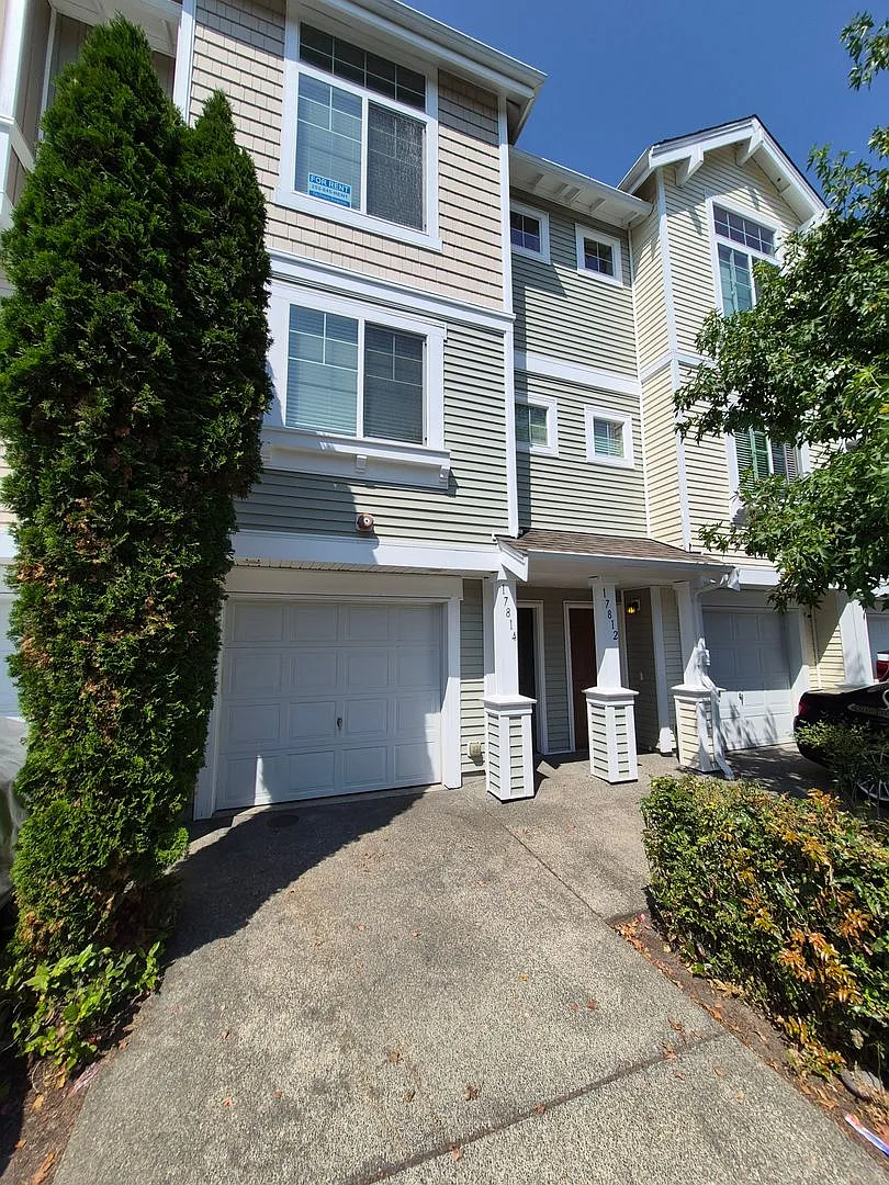 Beautiful 2bd/1.5ba Condo Located In The Edgewater At South Hill **Move-In Special** — Photo 1
