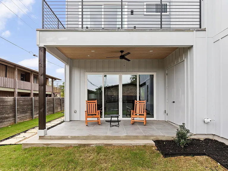 1402 Summit St #A — Photo 28