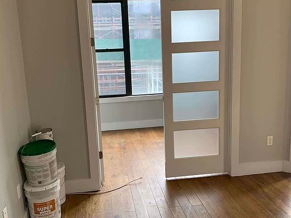 2nd image of 1503 Gates Ave #2S