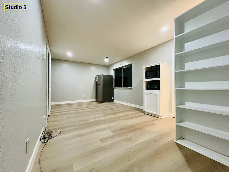 36799 Burdick St — Photo 4