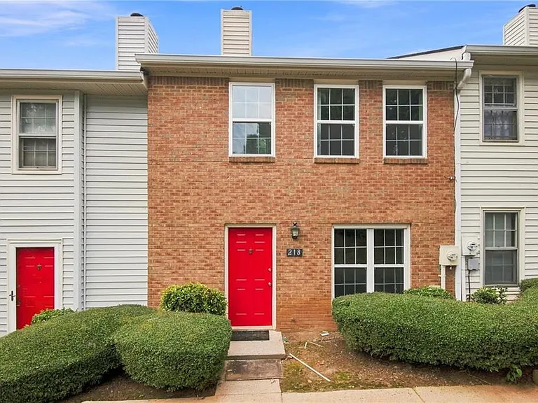218 Mill Creek Pl — Photo 1