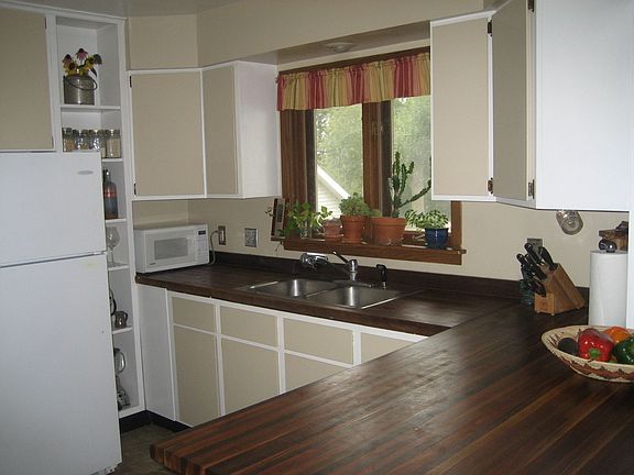 Kitchen with warm, maple butchblock countertops