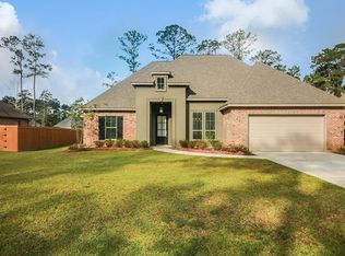 421 Belle Pointe Dr, Madisonville, LA 70447