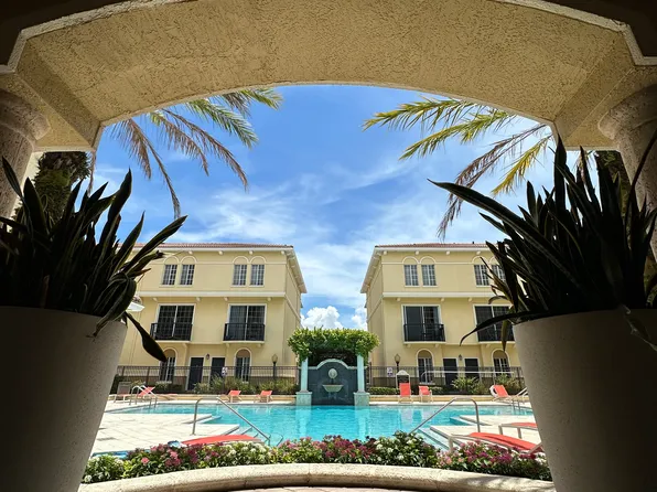 121 Beach Haven Ln, Tampa, FL 33609