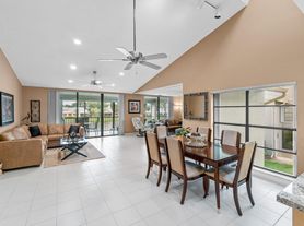 68 Eastgate Dr, Boynton Beach, FL