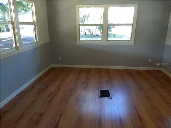 5th image of 110 River Blvd N