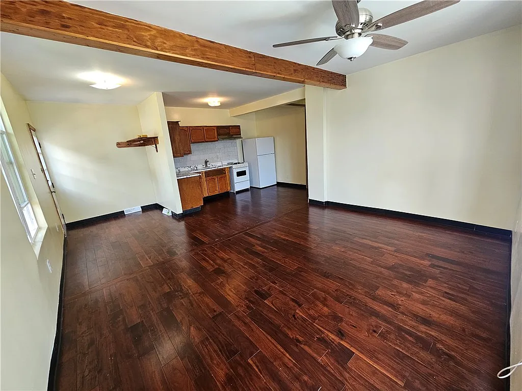 2 bed, 2704 sqft, $1,800 — Photo 3
