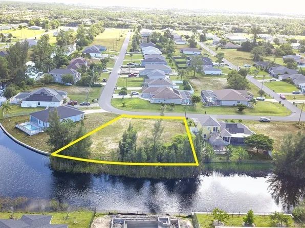3512 NE 21st Pl, Cape Coral, FL 33909