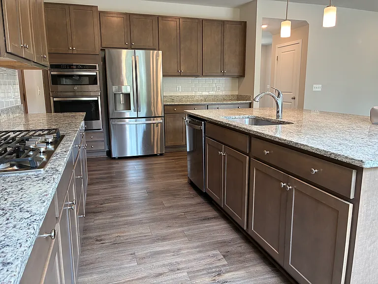 2062 Whithorn Hl — Photo 5