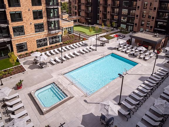 5th image of 200 University Ave SE #334