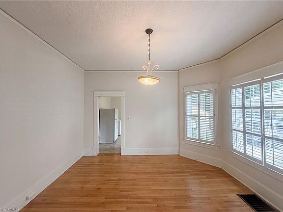 4th image of 1011 N Hamilton St