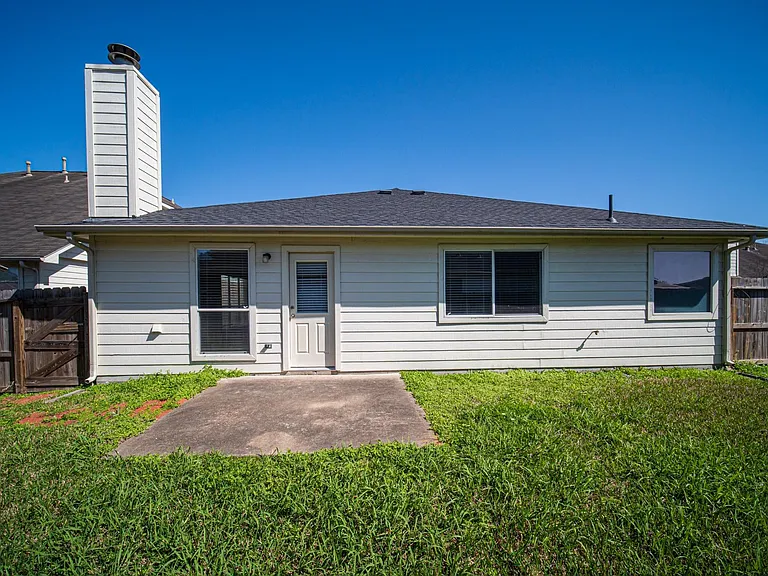 3610 Liberty Square Trl — Photo 18