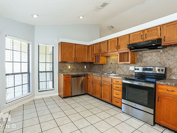 2nd image of 2631 Moorsfield Ln