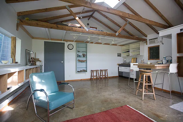 Studio, 400 sqft, $950 — Photo 2