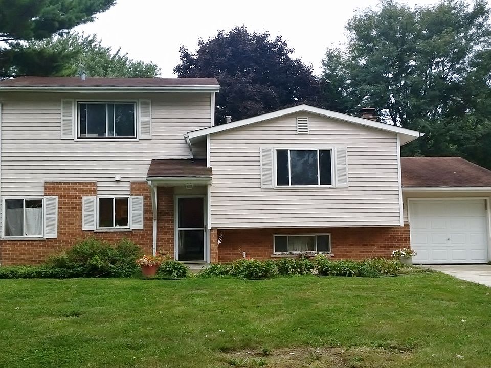 1st image of 881 Bryn Mawr Ave