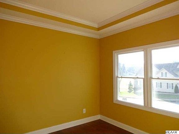 5th image of 446 Glen Oaks Dr