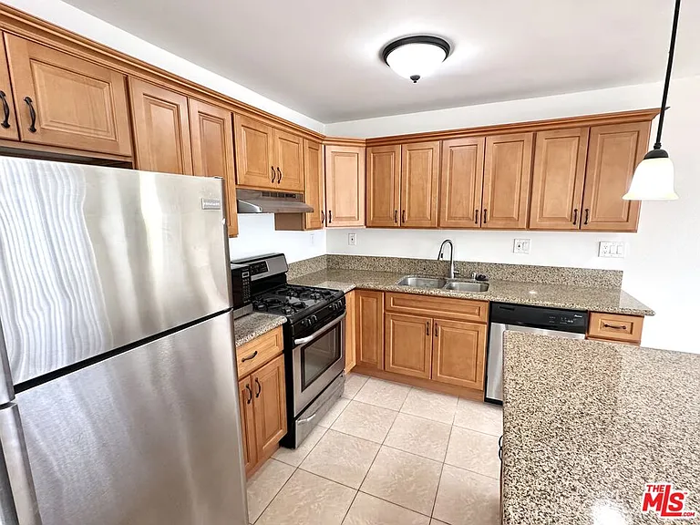7209 Willoughby Ave #10 — Photo 6