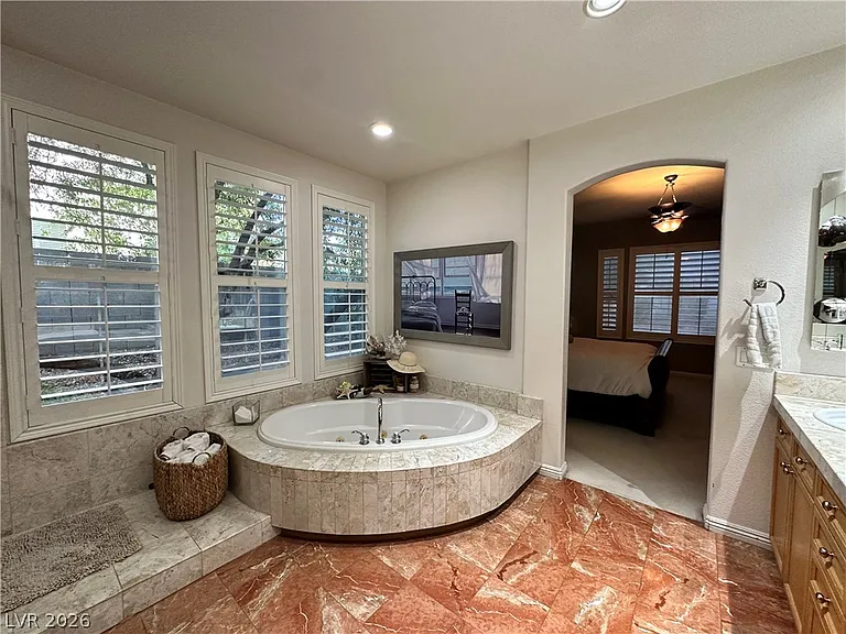 1211 Martini Dr — Photo 27