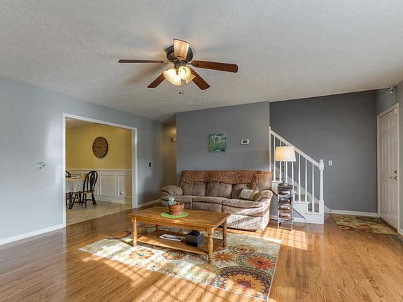 3rd image of 5914 Crab Apple Ln